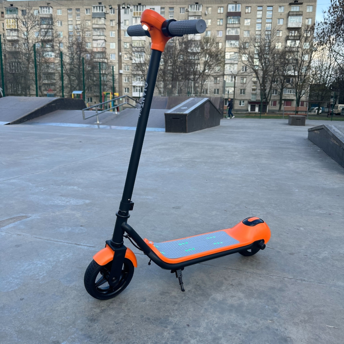 Дитячий електросамокат GIANT Kids ES1 Firefly Помаранчевий, Фото - 1